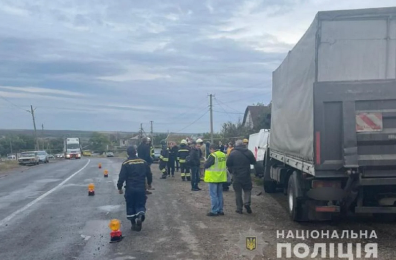 В Одесской области умер полицейский, который травмировался при столкновении "буса" с грузовиком