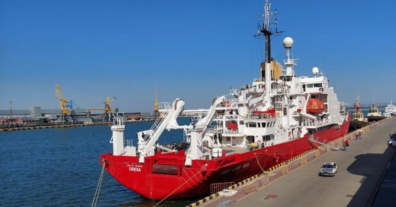 Директор НАНЦ Евгений Дикий: С покупкой британского ледокола "Джеймс Кларк Росс" перед Украиной открылись большие возможности. Это очень мощный актив