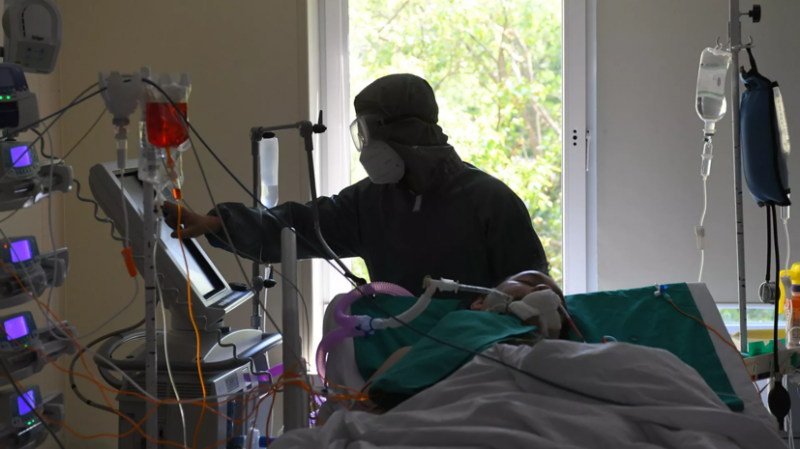 Кремль обеспокоен ситуацией с заболеваемостью COVID-19 в России