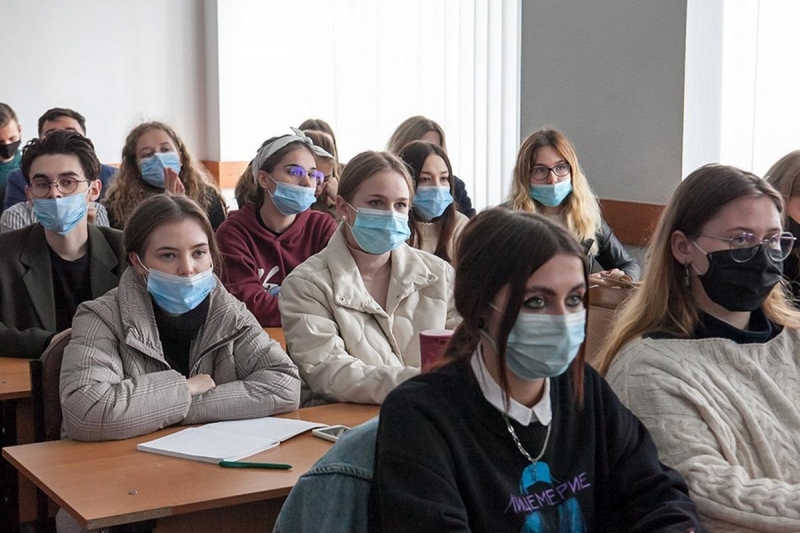 МОН рекомендует ввести дистанционное обучение в вузах