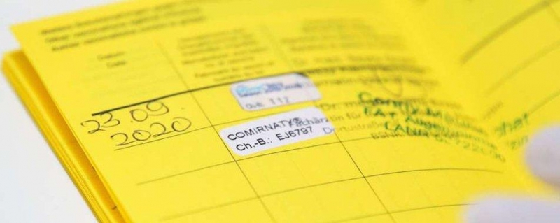 В Украине суд наказал первого врача за подделку COVID-сертификата