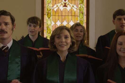 Звезда Marvel убивает топором свою подругу в триллере от HBO: первый кадр