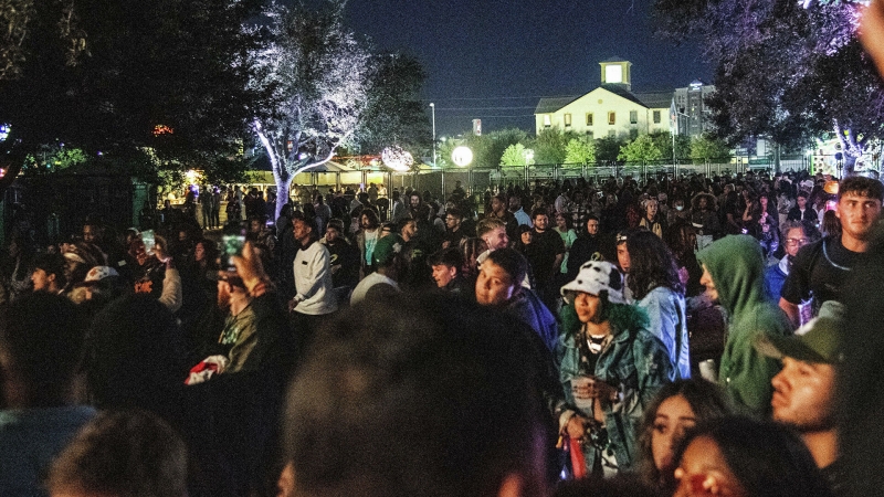 Число жертв давки на концерте Трэвиса Скотта в Техасе выросло до девяти