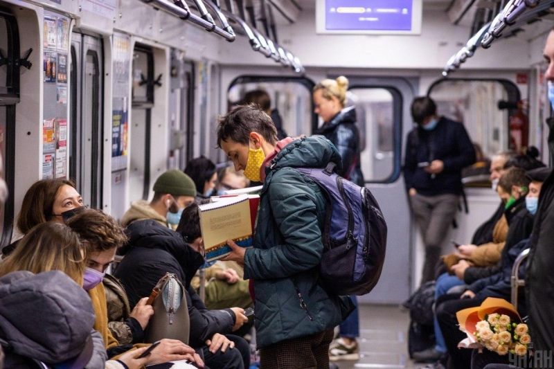 Обязательная вакцинация и повышение пенсий: что меняется с 1 декабря 2021 в Украине