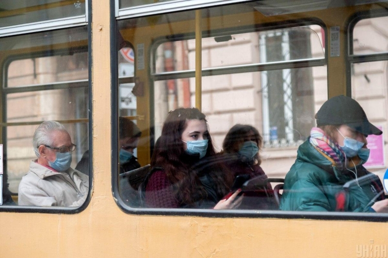 Ситуация остается сложной: "желтую" зону карантина в Украине расширили, в "красной" - 18 регионов