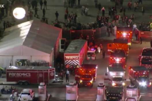 Трэвис Скотт продолжал петь, пока его фанаты умирали