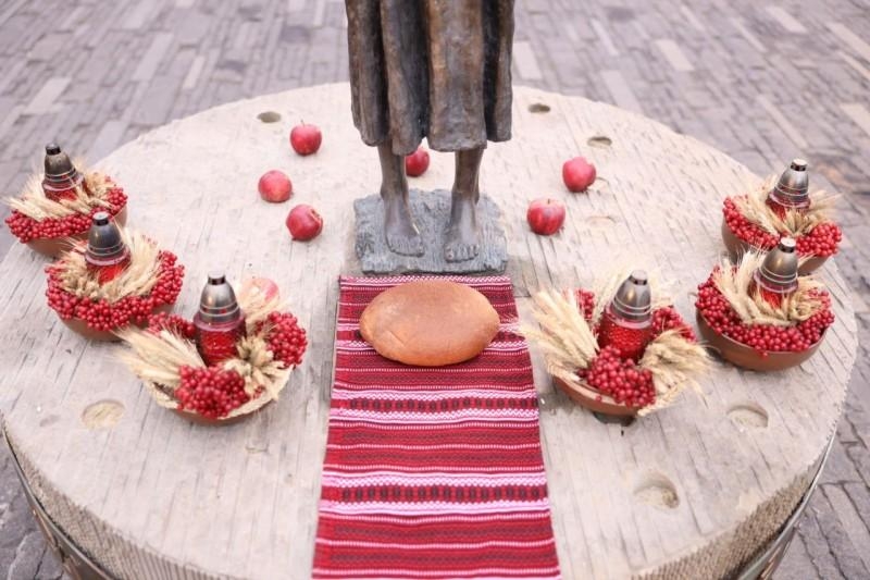 В следующем году будет построена вторая очередь музея Голодомора - Зеленский