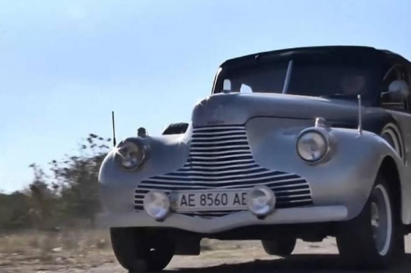 Возило маршала Ворошилова: по Днепру ездит ретро-авто с "полным фаршем" (видео)