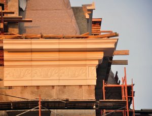 Отделка фасадов зданий: разновидности материалов и особенности монтажа