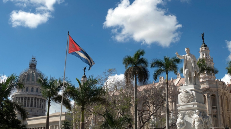 На Кубе с 5 января начнут требовать у въезжающих иностранцев сертификат о вакцинации