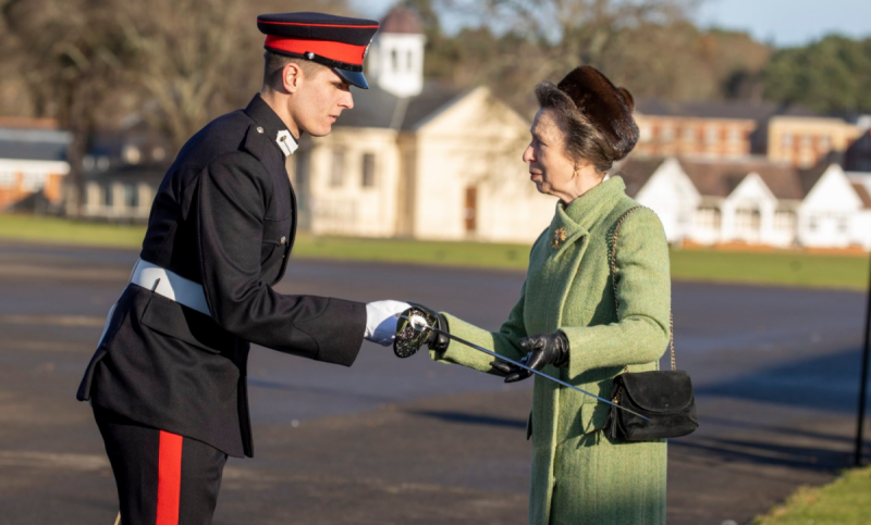 Украинец стал лучшим иностранным кадетом британской Королевской военной академии (фото)