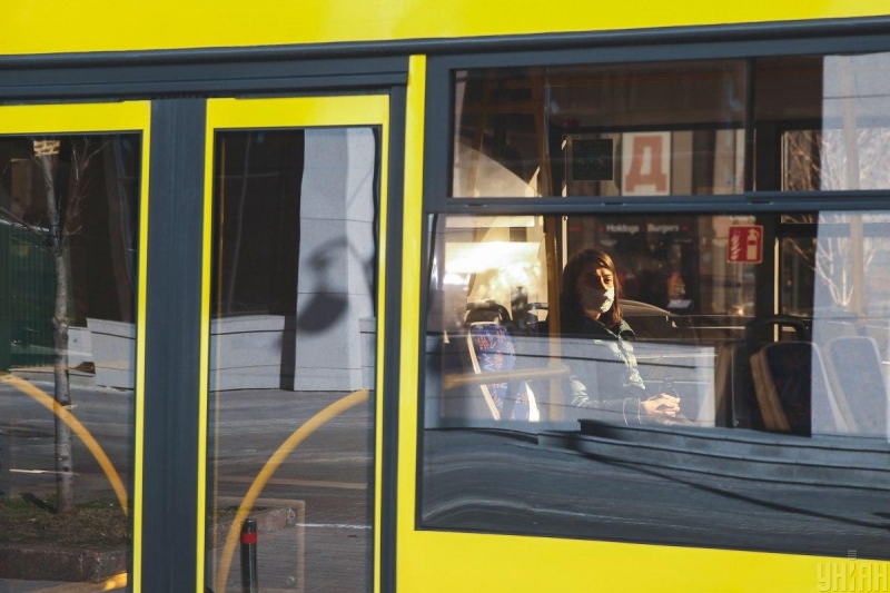 В Киеве скоро наземный транспорт будет ездить на час дольше: названы маршруты